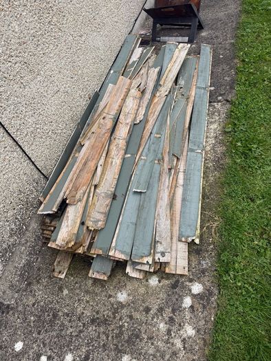 timber / wood / old shed