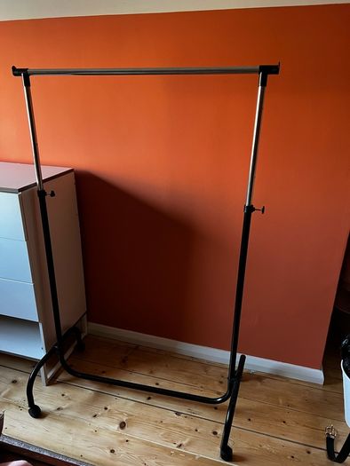 Clothes rail