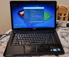 Dell laptop 1545, 2gb ram, 320 HDD, Has to be pluged in because battery (dead).