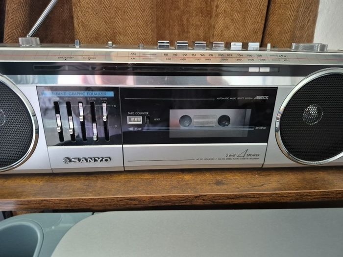 sanyo boombox