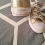 girls gold converse Image 3
