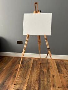 Easel
