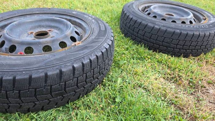 2 good condition tyres with wheels 14inch