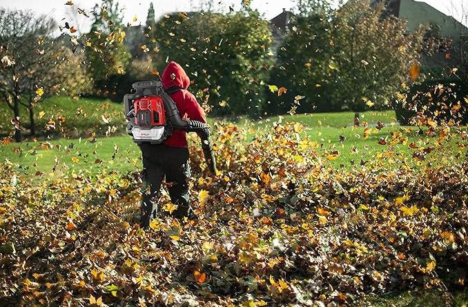 BU-KO 79CC Petrol Backpack Leaf Blower - Powerful 2 Stroke Air Cooled Engine - Lightweight With New and Improved Padded Support Straps While Using - Safety Gear