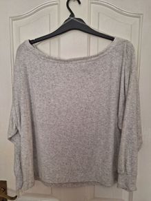 Jumper/Womens Grey Round Neck Jumper  Size 12/14 UK .. 40/42 EU