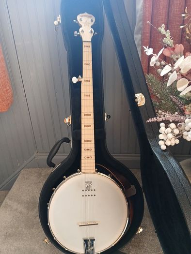 Immaculate condition Deering goodtime with Pick up  A/E 5 STRING BANJO