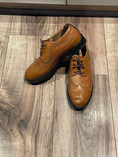 Boys 3 Piece Suit & shoes
