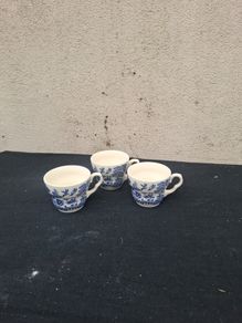 3 blue willow style tea cups postage possible