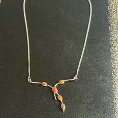 Amber silver neck