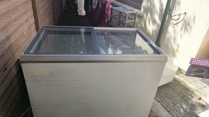 Deep freezer