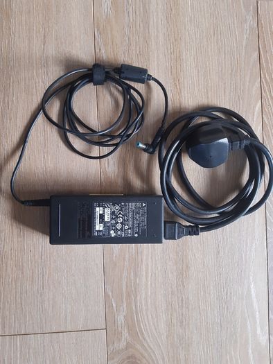 Laptop Charger Delta ADP-90SB