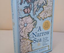 A Narrow Sea: The Irish-Scottish Connection in 120 Episodes by Jonathan Bardon (HQ641)