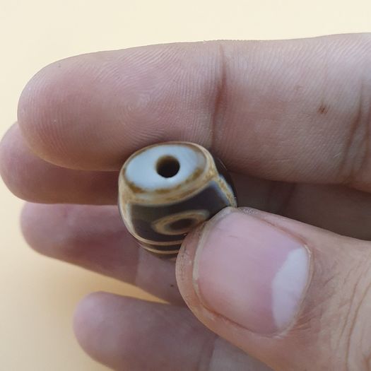 Vintage 4 Eyes Himalayan Tibetan Agate Bead Amulet