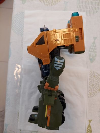Transformer / toy  ULTRAMAGNUS