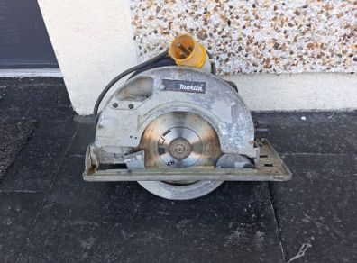 Makita 5703R corded circular saw