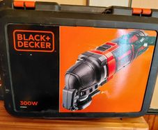 Black+Decker MT300KAQ-QS 300W Oscillating Multi-Tool with 12 accessories, 6 sanding sheets and case