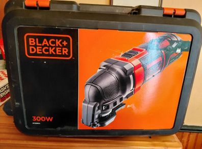Black+Decker MT300KAQ-QS 300W Oscillating Multi-Tool with 12 accessories, 6 sanding sheets and case