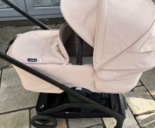 Bugaboo dragonfly pram and car seat and isofix bundle