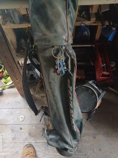 Dunlop Golf bag & mixed clubs