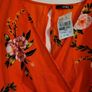 bnwt floral quiz top Image 2