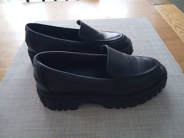 Clarks women loafers black leather size 6.5