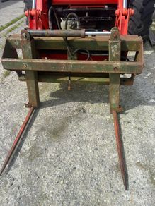 Front bale handler