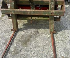Front bale handler