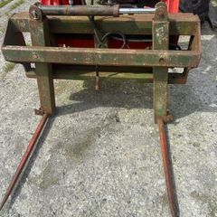 Front bale handler