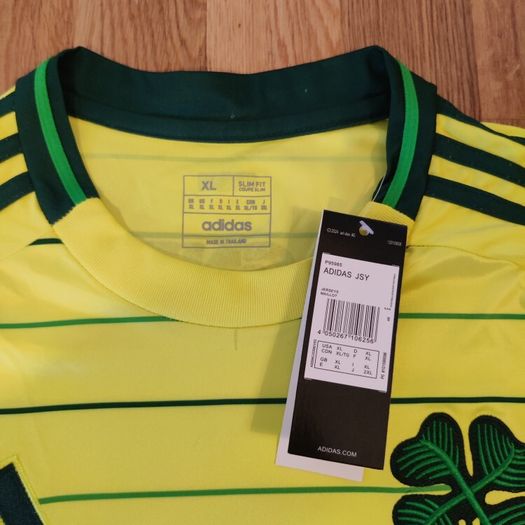 Celtic jersey (XL)
