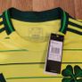 Celtic jersey (XL) Image 4