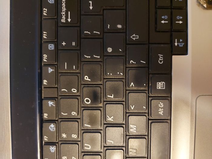 Samsung 15.6 laptop, Model NP-R530, Red, Windows 10, Pentium Dual Core CPU T4400, 2.2GHZ, 2GB Ram, 300GB HDD, Microsoft Edge, Chrome, etc