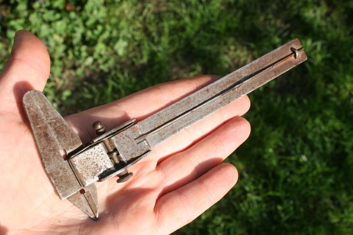 Vintage  Caliper 7"