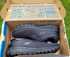 Brand New Ladies Brooks Ghost Trainers Size 8 UK