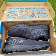 Brand New Ladies Brooks Ghost Trainers Size 8 UK