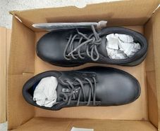 Safety shoes from shoes for crews