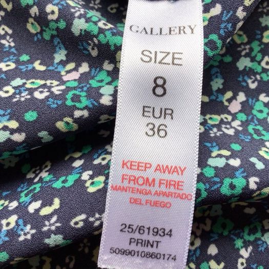 Ladies Gallery Navy blue floral print blouse top size 8 includes postage