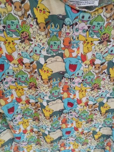 pokemon T-shirt xl