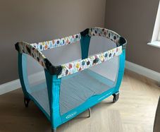 Travel cot