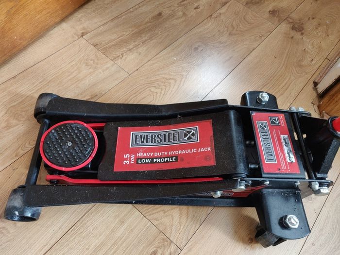 Low Profile Hydraulic Trolley Jack