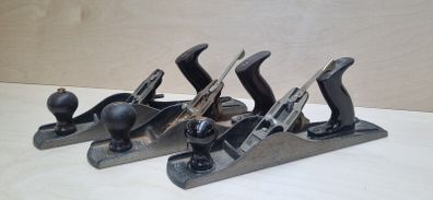 3 Bailey no.5 planes.