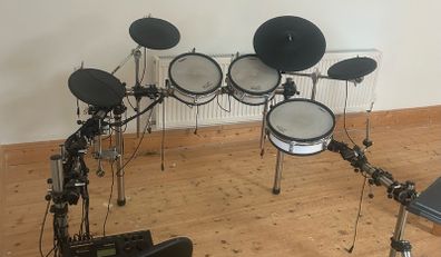 Roland pads and drum rack