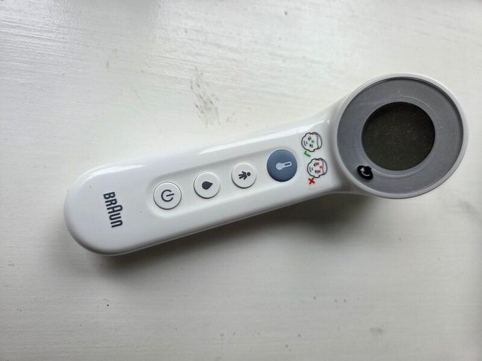 Non contact thermometer