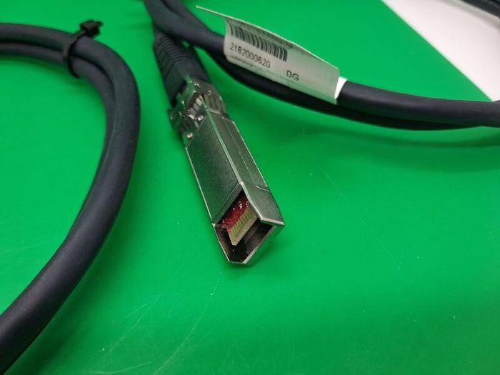 Postage - Lot of 2 x HPE X JD096c 10Gps 1.2m SFP G16 Cables