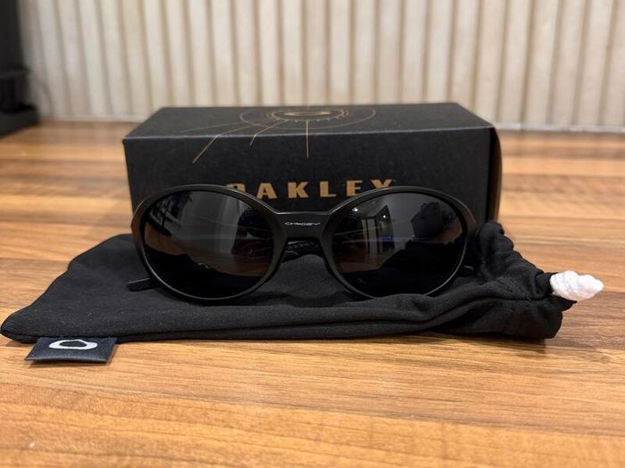Oakley Eyejacket Redux
