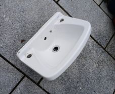 Wash hand basin