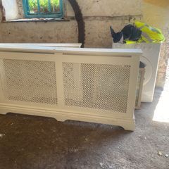 Solid radiator cover