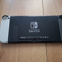 Nintendo Switch + 2 games + case