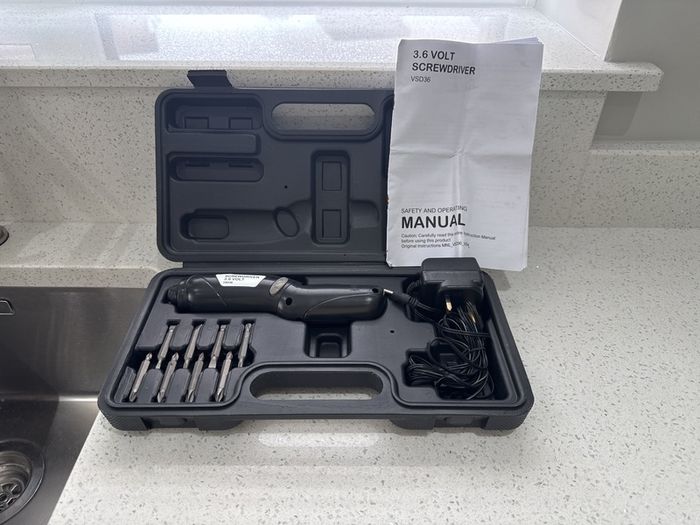 electric screw driver and bits