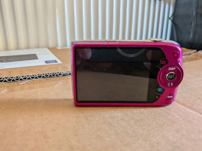 Casio Exilim EX-Z2000 Digital Camera