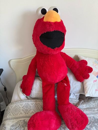 Giant Elmo